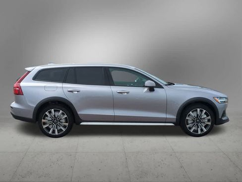 New 2026 Volvo V60 B5 Cross Country Ultra w/ Protection Package Premier image 7