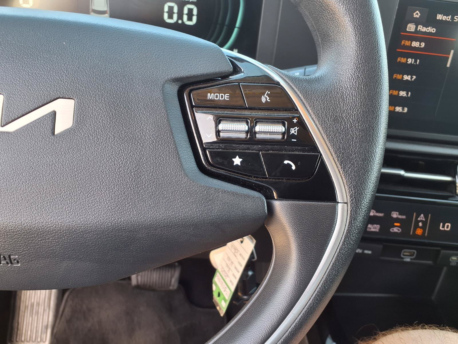 Used 2025 Kia Niro LX FWD image 19