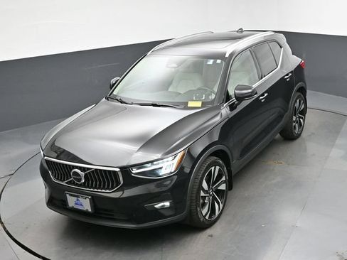 Used 2023 Volvo XC40 B5 Ultimate w/ Protection Package Premier AWD/4WD image 19