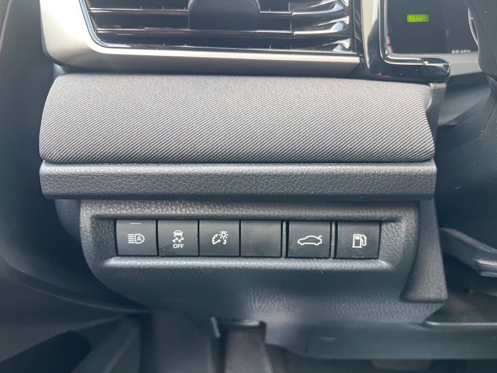 Used 2025 Toyota Camry LE FWD image 14