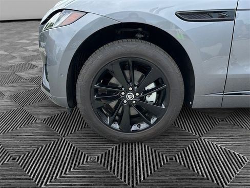 Used 2024 Jaguar F-PACE R-Dynamic S image 14