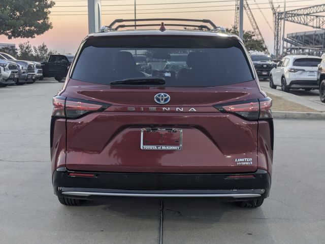 Used 2024 Toyota Sienna Limited FWD image 6