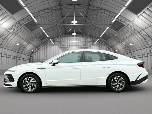 Used 2026 Hyundai Sonata Blue FWD image 4