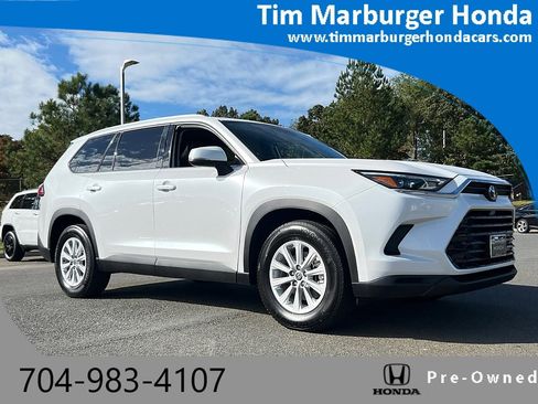 Used 2024 Toyota Grand Highlander XLE image 1