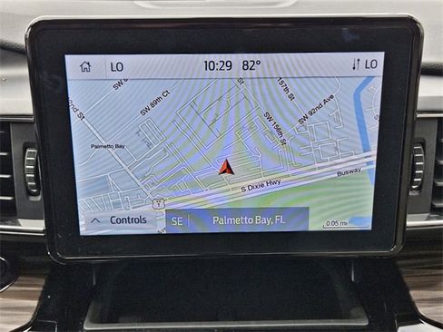 Used 2024 Ford Explorer Limited image 21