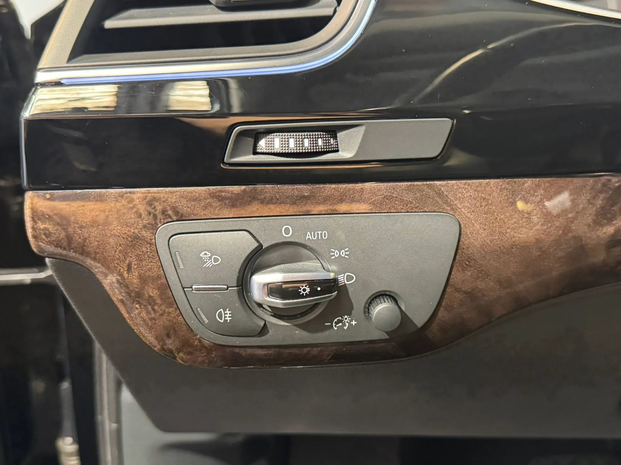 Used 2017 Audi Q7 3.0T Premium Plus AWD/4WD image 9