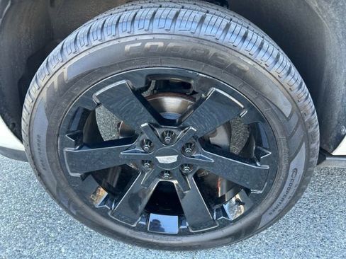 Used 2011 Cadillac Escalade Premium image 38