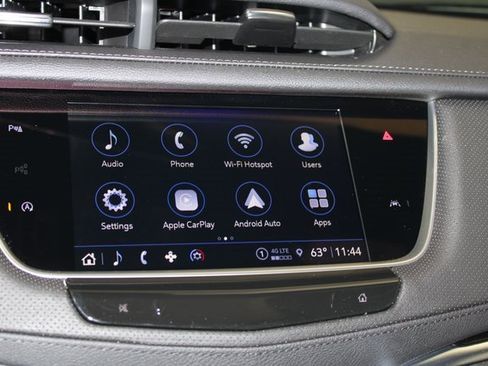 New 2025 Cadillac XT6 Luxury image 17