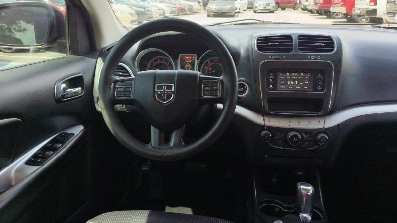 Used 2018 Dodge Journey SE w/ Blacktop Package FWD image 19