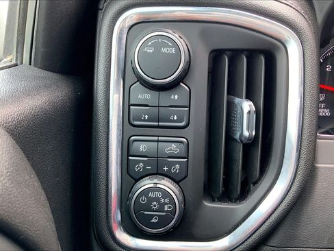 Used 2021 Chevrolet Silverado 1500 LT Trail Boss w/ Convenience Package II AWD/4WD image 30