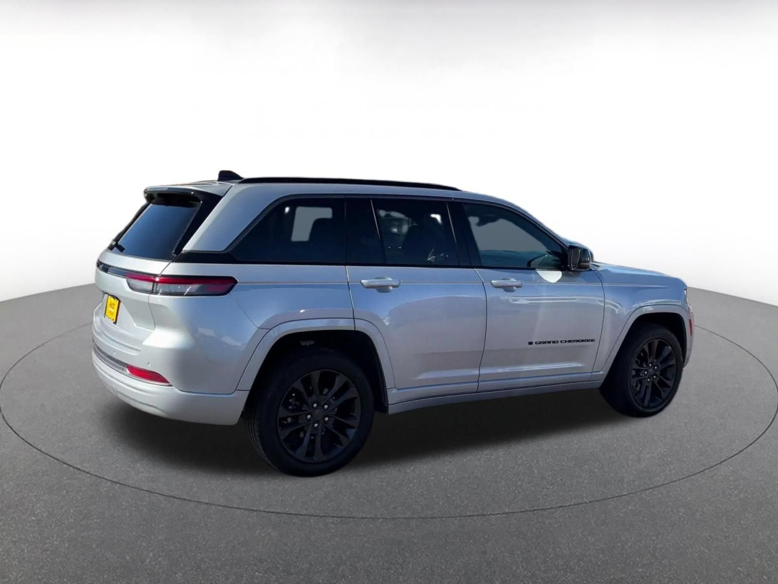 Used 2026 Jeep Grand Cherokee Limited AWD/4WD image 14