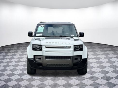 Certified 2024 Land Rover Defender 130 X-Dynamic SE AWD/4WD image 5