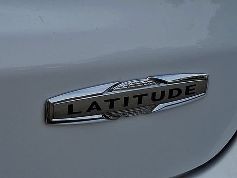 Used 2022 Jeep Compass Latitude w/ Convenience Group AWD/4WD image 30