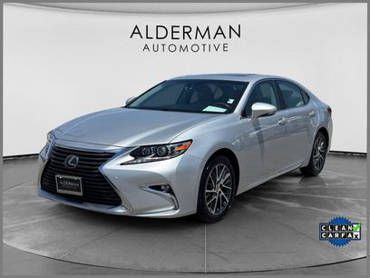 Used 2017 Lexus ES 350 w/ Luxury Package