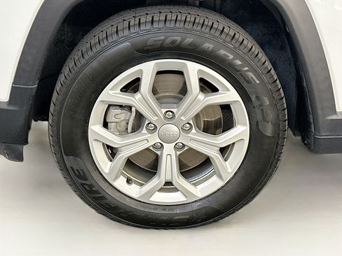 Used 2024 Jeep Compass Latitude AWD/4WD image 34