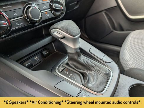 Used 2023 Kia Soul LX w/ LX Technology Package image 6