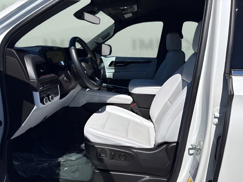 Used 2025 Chevrolet Tahoe Premier AWD/4WD image 9