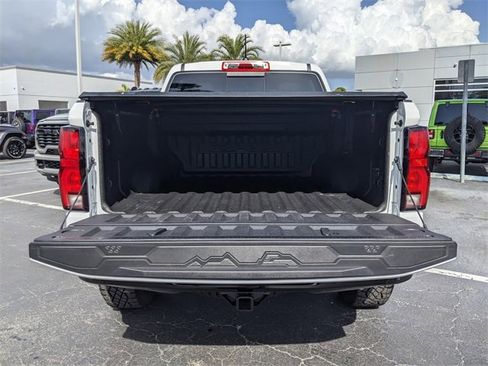 Used 2024 Chevrolet Colorado ZR2 w/ ZR2 Convenience Package III image 10