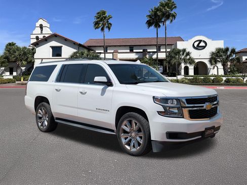 Used 2017 Chevrolet Suburban LT RWD image 1