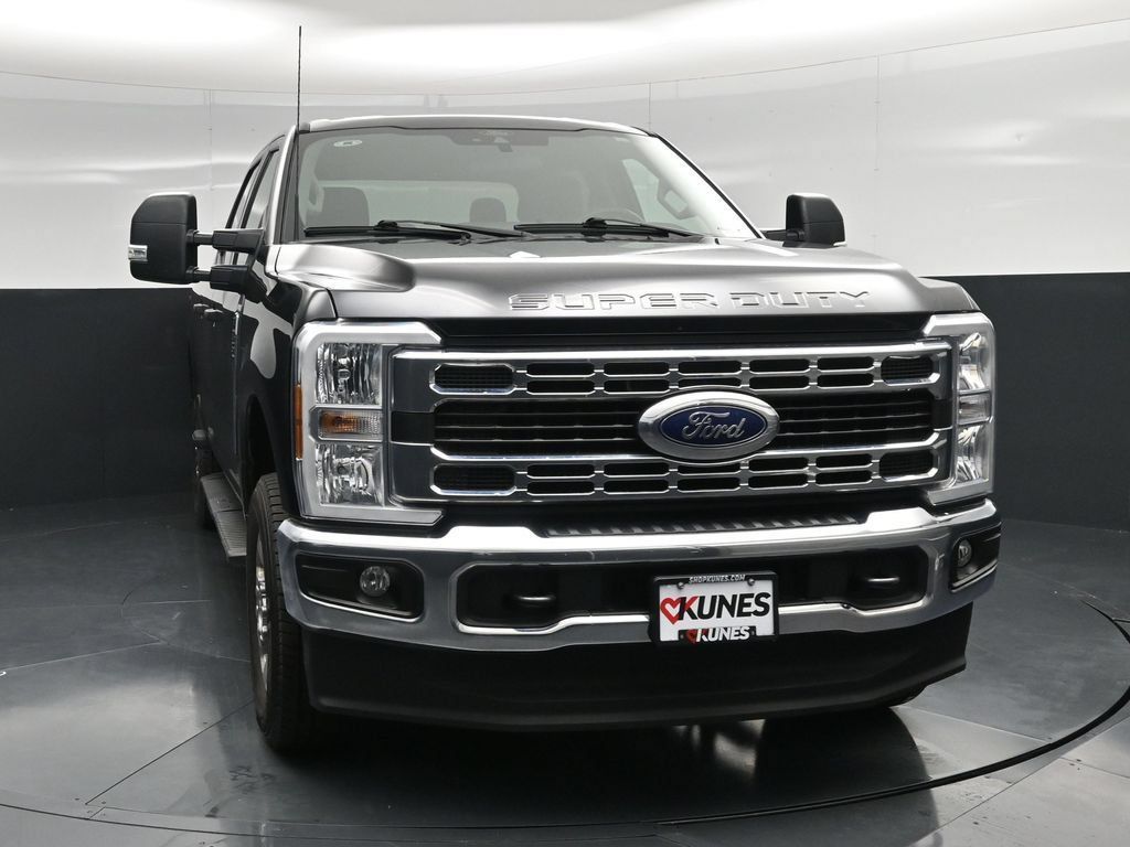 Used 2024 Ford F350 XLT AWD/4WD image 4
