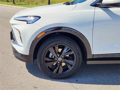 Used 2024 Buick Encore GX Sport Touring image 8