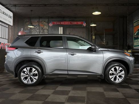 Used 2023 Nissan Rogue SV image 8
