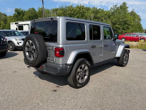 Used 2018 Jeep Wrangler Unlimited Sahara w/ LED Lighting Group AWD/4WD image 5