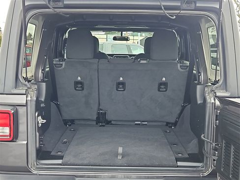 Used 2020 Jeep Wrangler Unlimited Sport S image 24