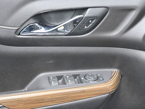 Used 2021 GMC Acadia SLE w/ Elevation Edition FWD image 11