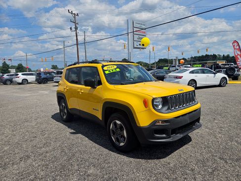 Used 2018 Jeep Renegade Sport w/ Power & Air Group AWD/4WD image 3
