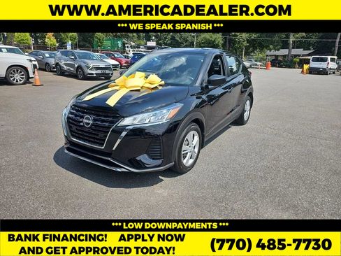 Used 2023 Nissan Kicks S image 1