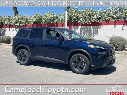 Used 2025 Nissan Rogue SV image 1