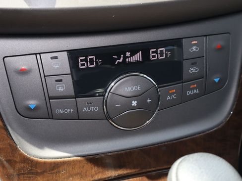 Used 2014 Nissan Sentra SL w/ Protection Package FWD image 7