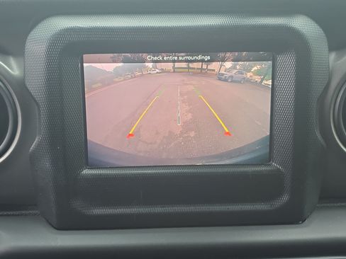 Used 2023 Jeep Wrangler Unlimited Sport AWD/4WD image 22