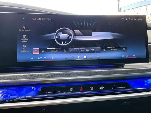 Used 2023 BMW 760i xDrive image 35