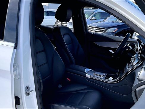 Used 2022 Mercedes-Benz GLC 300 image 8