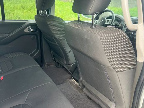 Used 2016 Nissan Frontier PRO-4X image 19
