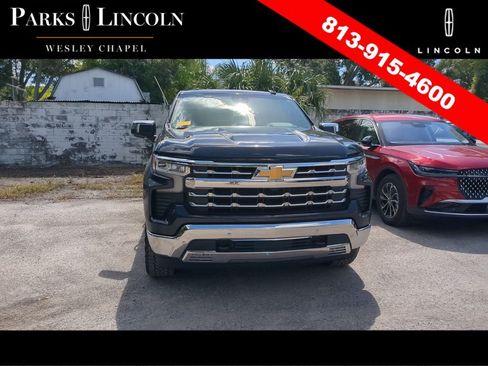 Used 2022 Chevrolet Silverado 1500 LTZ w/ Z71 Off-Road Package AWD/4WD image 5