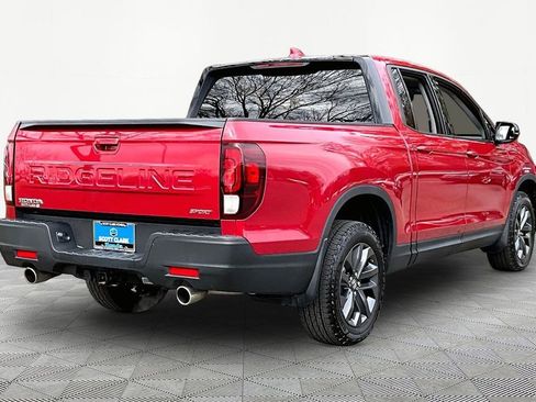Used 2025 Honda Ridgeline Sport image 6