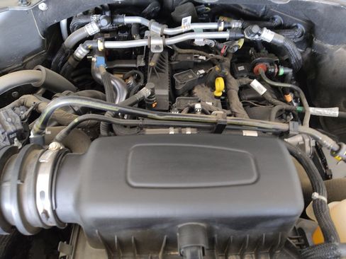 Used 2023 Ford Explorer XLT w/ Equipment Group 202A RWD image 30