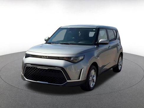 Used 2025 Kia Soul LX w/ LX Technology Package image 7