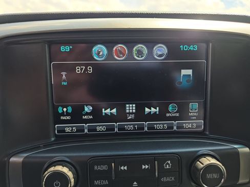 Used 2017 Chevrolet Silverado 2500 LT AWD/4WD image 23