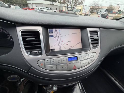 Used 2012 Hyundai Genesis 3.8 w/ Premium Pkg RWD image 11