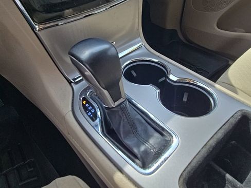 Certified 2022 Jeep Grand Cherokee Laredo E image 20