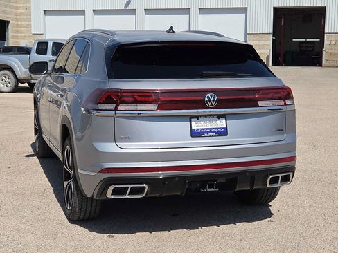 Used 2024 Volkswagen Atlas Cross Sport SEL Premium R-Line AWD/4WD image 7