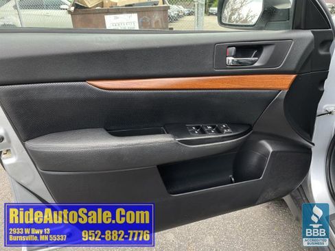 Used 2013 Subaru Outback 2.5i Limited AWD/4WD image 9