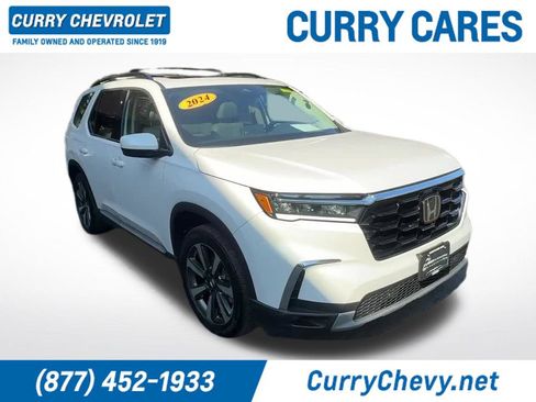 Used 2024 Honda Pilot Touring image 1