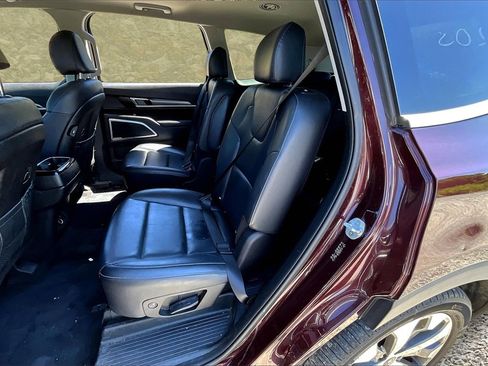 Used 2020 Kia Telluride S image 25