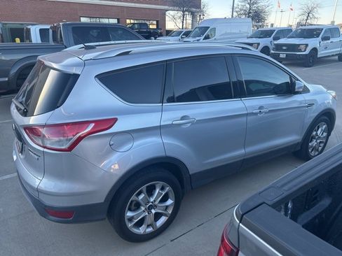 Used 2016 Ford Escape Titanium image 3