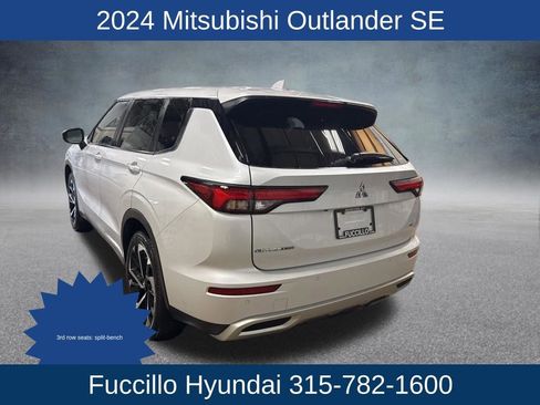 Used 2024 Mitsubishi Outlander SE image 11